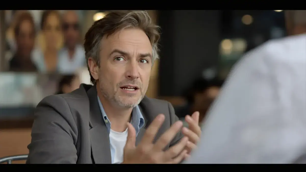 Snel knipperen met de ogen tijdens een gesprek hangt soms samen met emotionele spanning