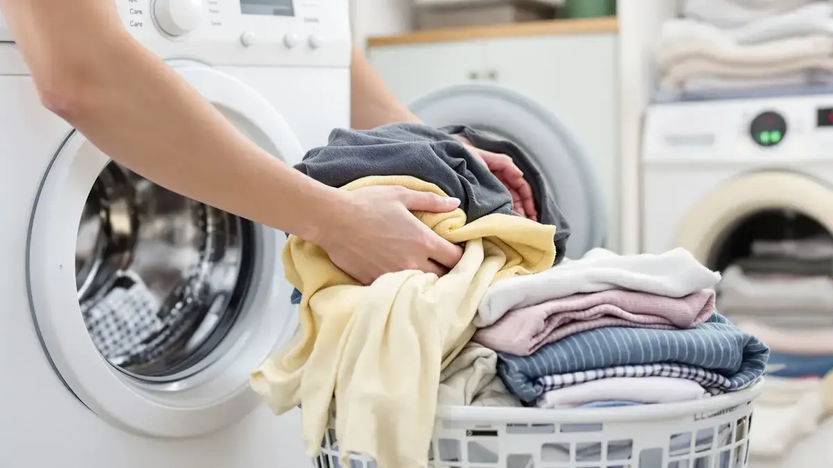 Als uw kleding te snel vervormt, is deze onbewuste wekelijkse gewoonte vaak de oorzaak.